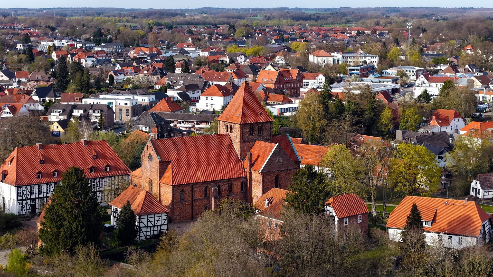 Unser Bassum – Blick über die Stadt mit der Stiftskirche.